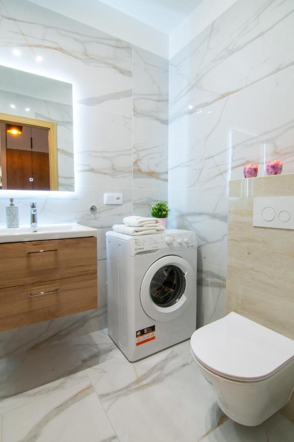 Maya'S Flats & Resorts 48 - Szafarnia กดัญสก์ ภายนอก รูปภาพ