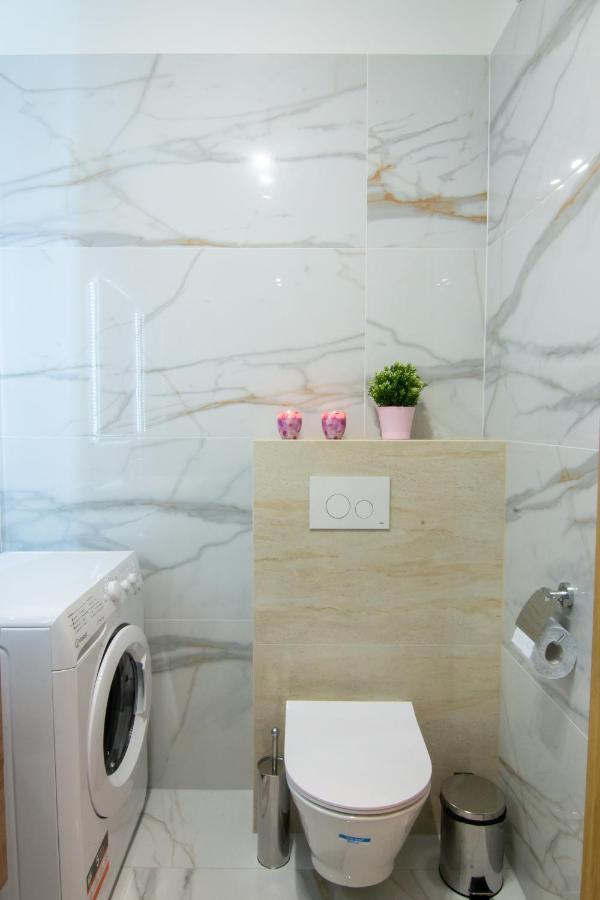 Maya'S Flats & Resorts 48 - Szafarnia กดัญสก์ ภายนอก รูปภาพ