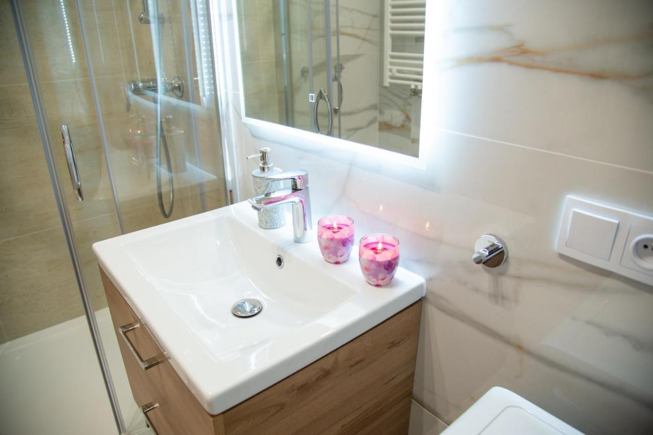 Maya'S Flats & Resorts 48 - Szafarnia กดัญสก์ ภายนอก รูปภาพ
